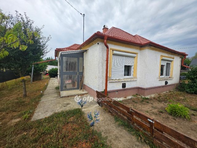 Eladó családi ház, Szerecsenyen 37.9 M Ft, 2+1 szobás