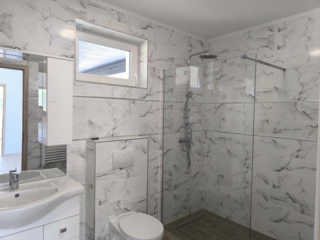 Eladó családi ház, Dánszentmiklóson 58 M Ft, 3 szobás