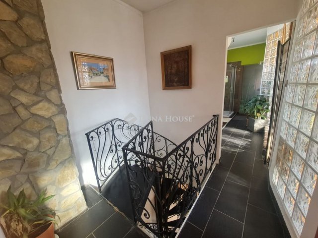 Eladó családi ház, Budapesten, XV. kerületben 254.9 M Ft