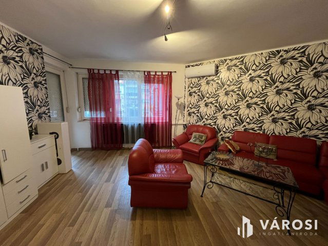 Eladó téglalakás, Debrecenben 115 M Ft, 4 szobás