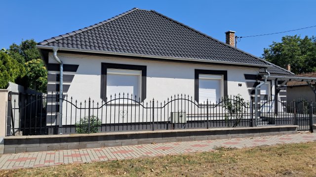 Eladó családi ház, Abonyban 57.9 M Ft, 3 szobás