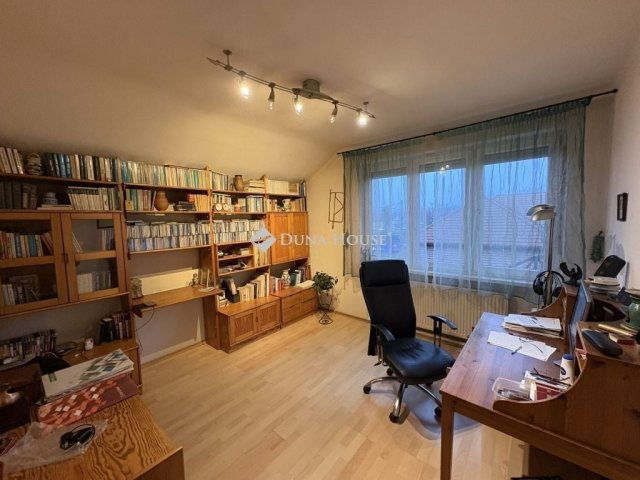 Eladó családi ház, Budapesten, XVI. kerületben 164.9 M Ft