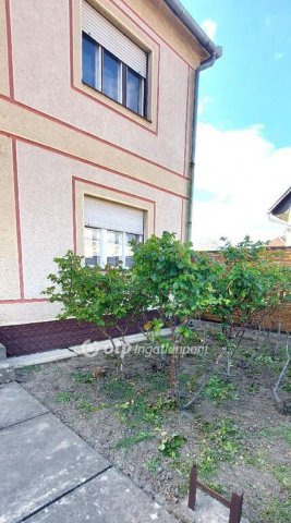 Eladó családi ház, Tiszaföldváron 22.999 M Ft, 2+1 szobás