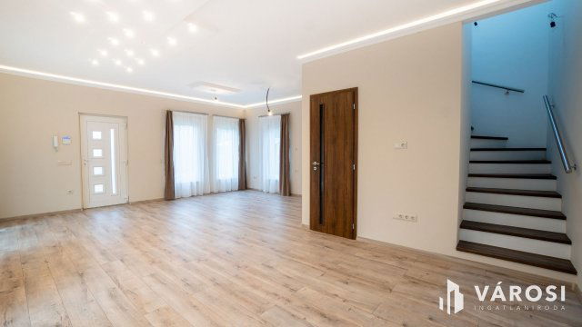 Eladó ikerház, Siófokon 89.9 M Ft, 4 szobás
