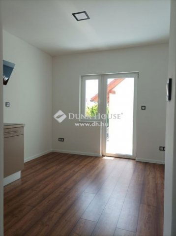 Eladó téglalakás, Budapesten, XVI. kerületben 69.9 M Ft