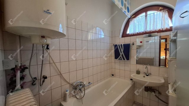 Eladó családi ház, Debrecenben 74.9 M Ft, 2 szobás
