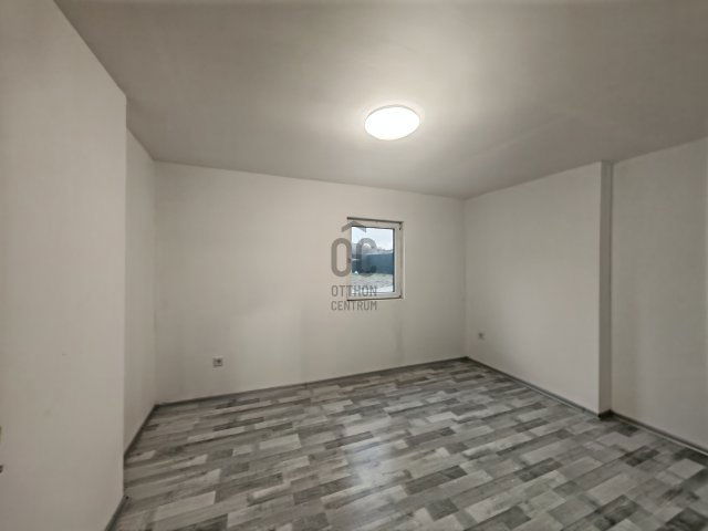 Eladó családi ház, Esztergomban 47 M Ft, 3 szobás