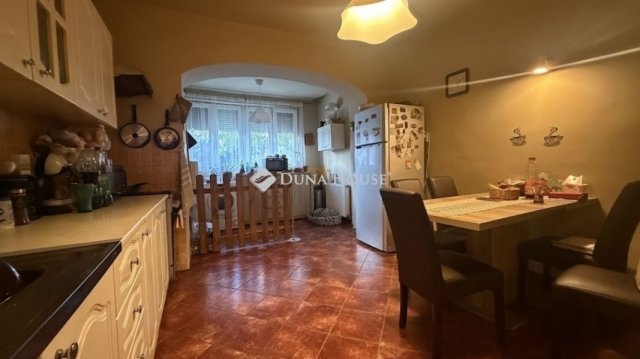 Eladó családi ház, Szombathelyen 85.9 M Ft, 5 szobás