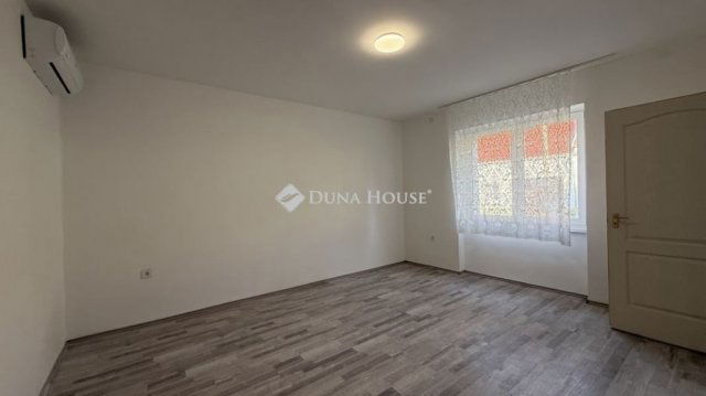 Eladó családi ház, Szombathelyen 46.99 M Ft, 2 szobás