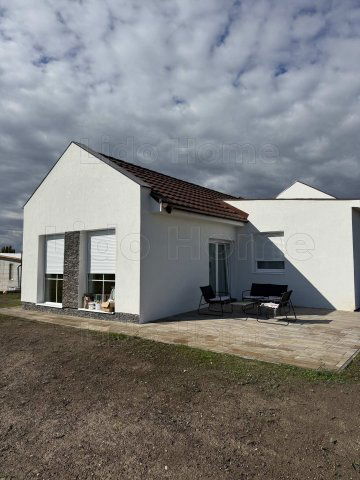 Eladó családi ház, Vilonyán 135 M Ft, 4 szobás