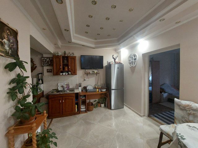 Eladó családi ház, Esztergomban 56 M Ft, 3 szobás