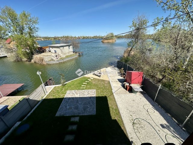 Eladó családi ház, Szigetszentmiklóson 75 M Ft, 3 szobás