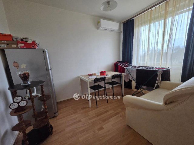 Eladó panellakás, Mezőhegyesen 14 M Ft, 1+2 szobás