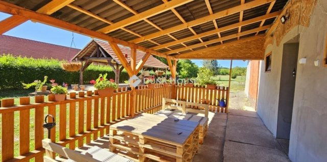 Eladó családi ház, Baksán 51.99 M Ft, 4 szobás