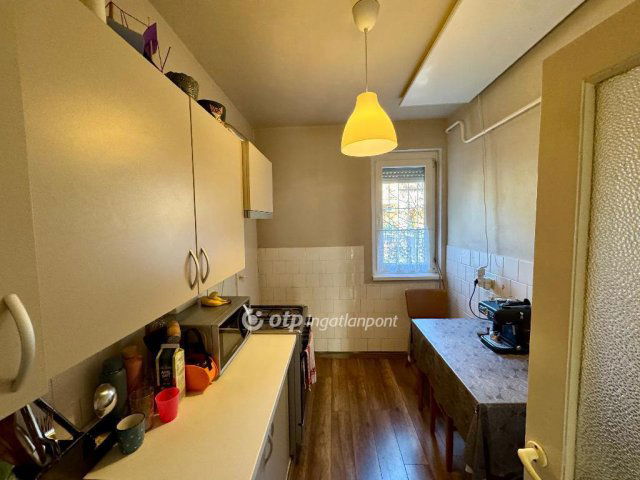 Eladó téglalakás, Szegeden 49.3 M Ft, 2 szobás