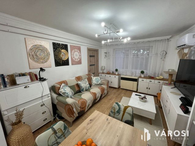 Eladó ikerház, Debrecenben 67.9 M Ft, 3 szobás