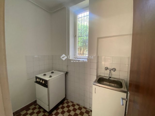 Eladó téglalakás, Budapesten, XIV. kerületben 49 M Ft, 1 szobás