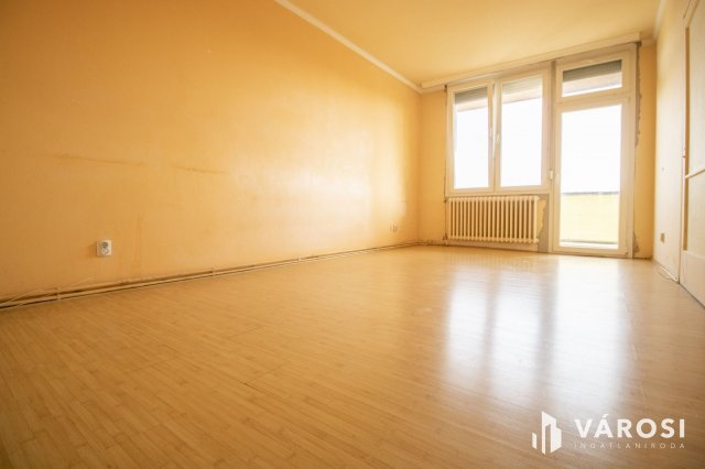 Eladó téglalakás, Szarvason 31.5 M Ft, 3 szobás