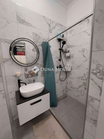 Eladó téglalakás, Budapesten, VI. kerületben 129 M Ft, 4 szobás