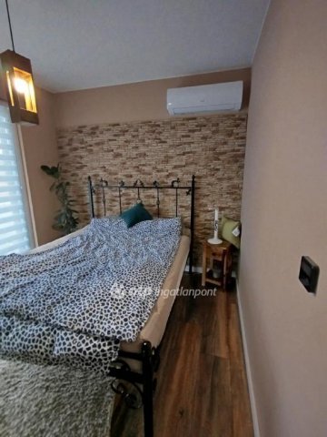 Eladó családi ház, Pécsett 139.5 M Ft, 3 szobás