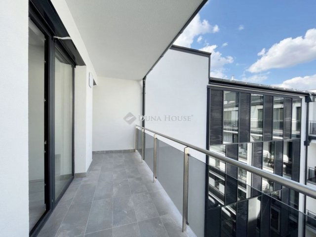 Eladó téglalakás, Budapesten, VI. kerületben 120 M Ft, 2 szobás