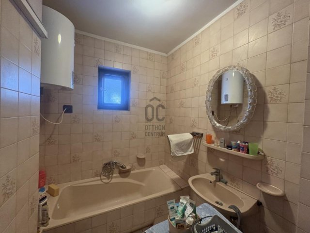 Eladó családi ház, Cegléden 59.9 M Ft, 3 szobás