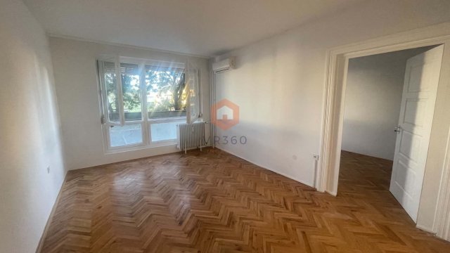 Eladó panellakás, Pécsett, Bajcsy-Zsilinszky utcában 59 M Ft