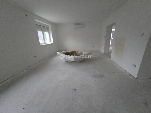 Eladó családi ház, Aranyosgadányban 98 M Ft, 7 szobás