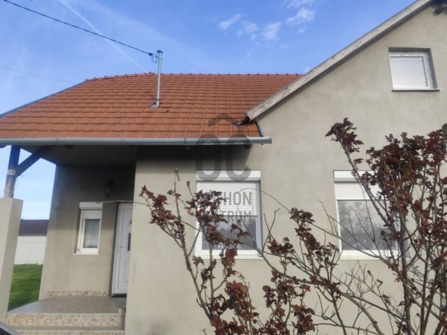 Eladó ikerház, Tápiószelén 33 M Ft, 3 szobás