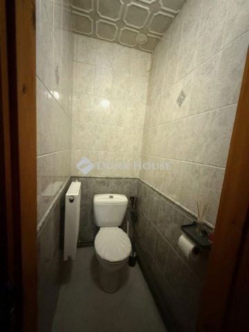 Eladó családi ház, Pécsett 95 M Ft, 2 szobás