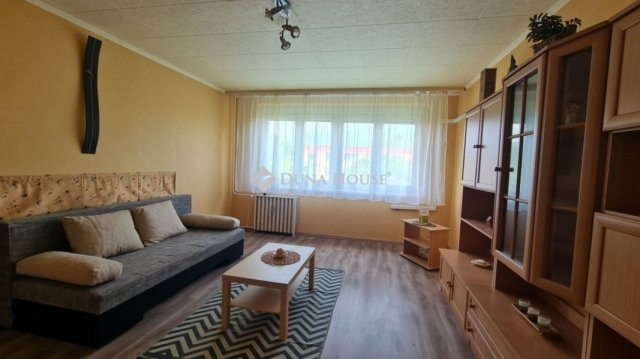 Eladó panellakás, Pécsett 41.5 M Ft, 2 szobás