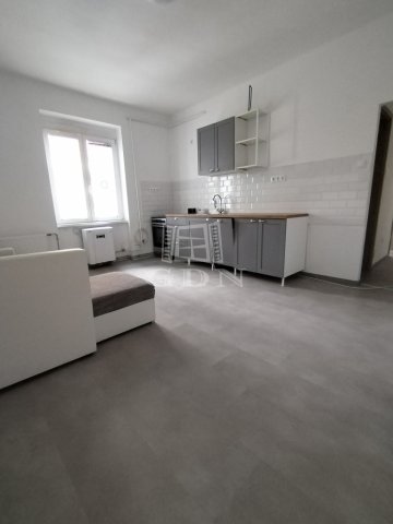 Eladó téglalakás, Veszprémben 65 M Ft, 3+1 szobás