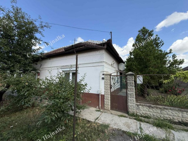 Eladó családi ház, Rákóczifalván 25.5 M Ft, 2 szobás