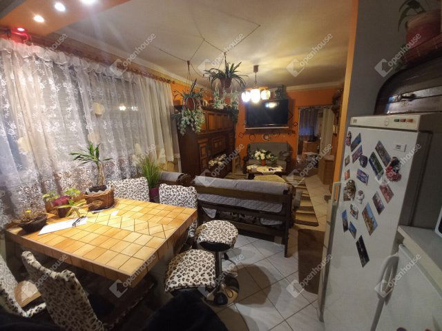 Eladó téglalakás, Sásdon 18 M Ft, 2 szobás
