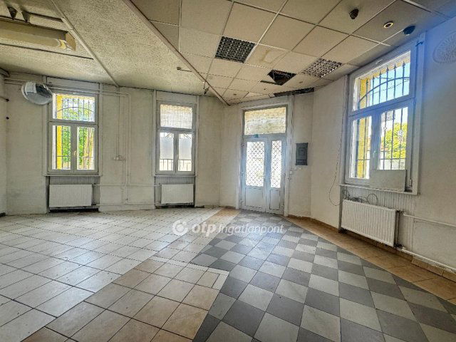Eladó ipari ingatlan, Budapesten, XV. kerületben 85 M Ft