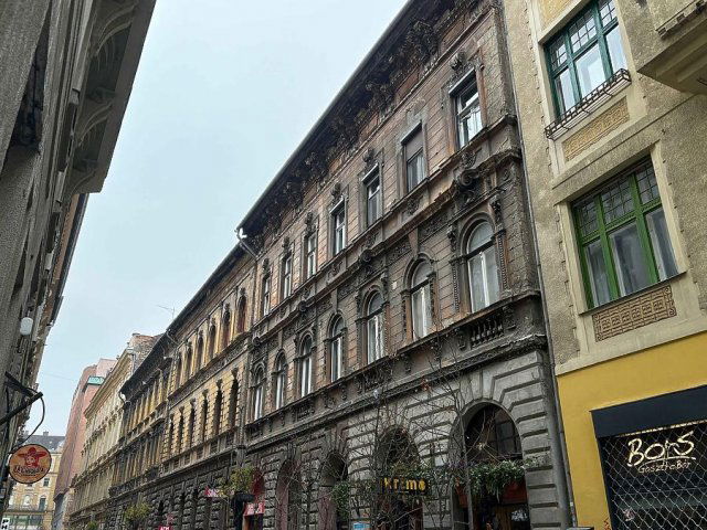 Eladó téglalakás, Budapesten, VII. kerületben, Kazinczy utcában