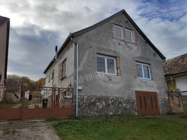 Eladó családi ház, Sombereken 45 M Ft, 8 szobás