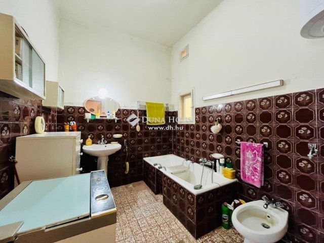 Eladó családi ház, Budapesten, XXI. kerületben 99.9 M Ft