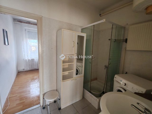 Eladó téglalakás, Tatabányán, Hadsereg utcában 39.9 M Ft