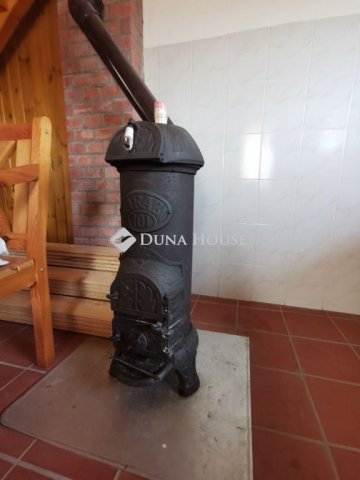 Eladó nyaraló, Dorogon 42.5 M Ft, 2 szobás / költözzbe.hu