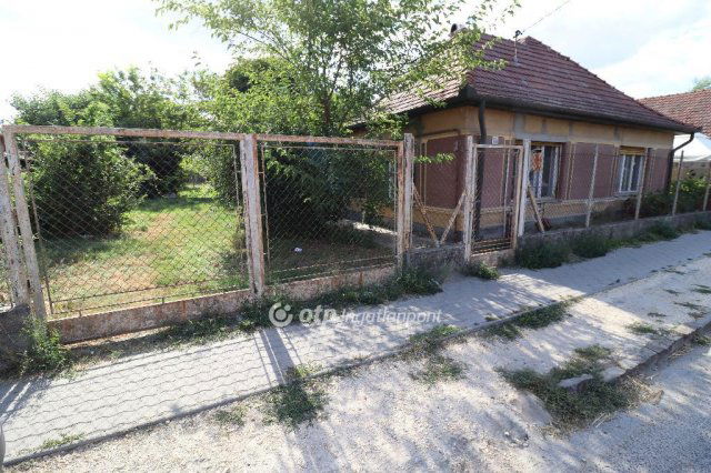 Eladó családi ház, Dömsödön 19.5 M Ft, 2 szobás