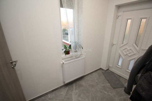 Eladó családi ház, Kecskeméten 79.9 M Ft, 8 szobás