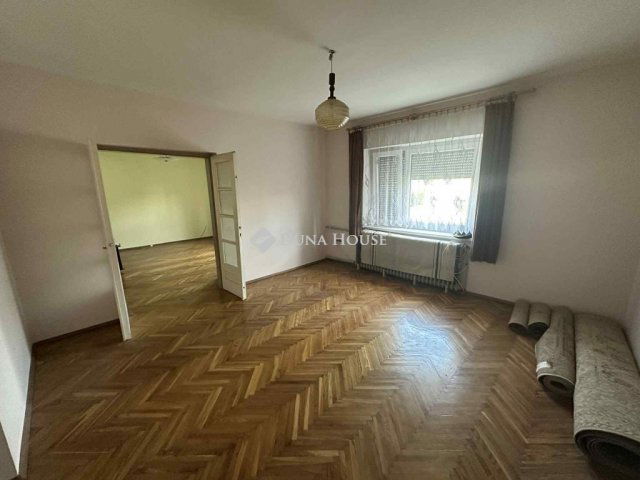 Eladó családi ház, Adonyban 55.5 M Ft, 5 szobás