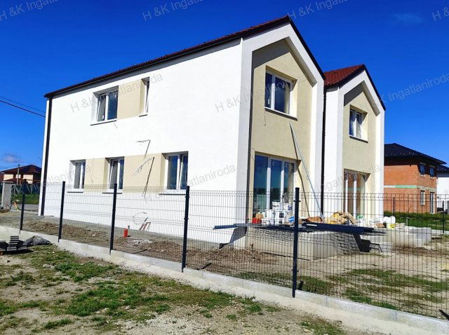 Eladó ikerház, Vácrátóton 99.9 M Ft, 5 szobás