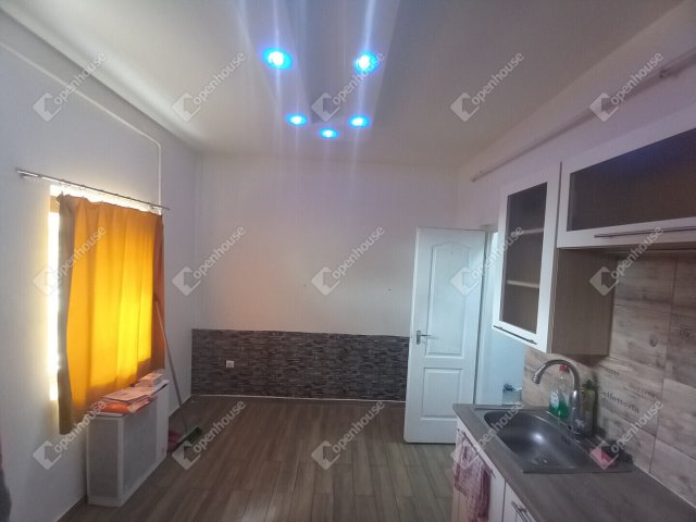 Eladó családi ház, Debrecenben 32.9 M Ft, 1 szobás