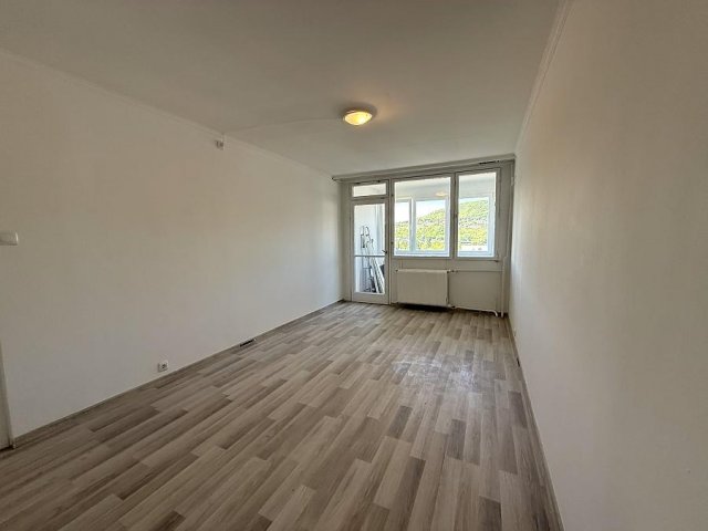 Eladó panellakás, Budapesten, III. kerületben 66.5 M Ft, 2 szobás