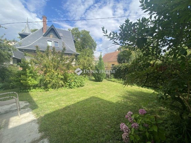 Eladó téglalakás, Győrött 42 M Ft, 1 szobás