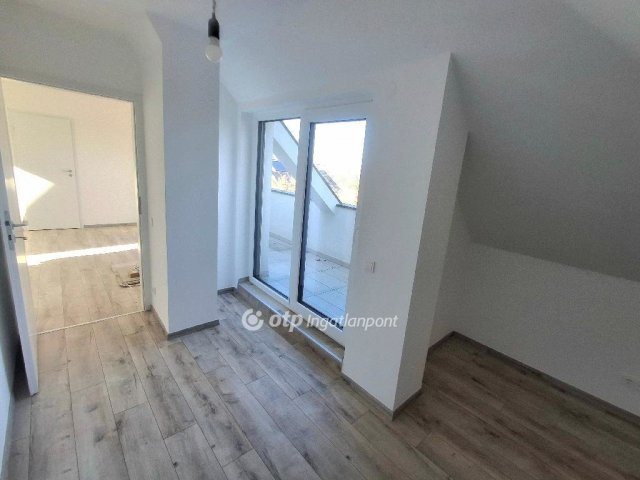 Eladó téglalakás, Budapesten, III. kerületben 190 M Ft