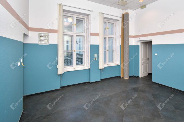 Kiadó iroda, Szegeden 4800 E Ft / hó, 9 szobás