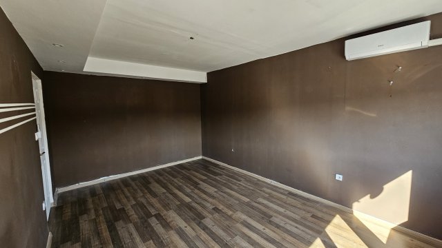 Eladó téglalakás, Komlón, Kossuth Lajos utcában 23.9 M Ft